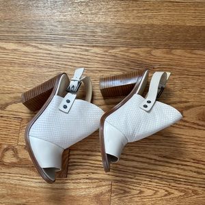 Cream colored Sandals- Nine West